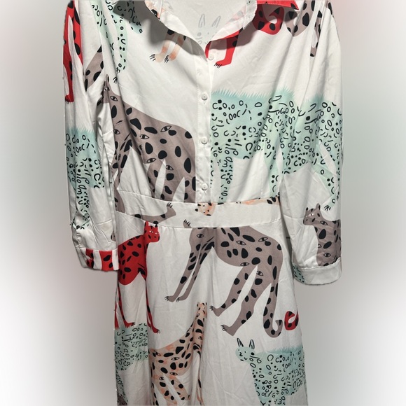 Qianmo Ge giraffe print dress. Side zipper. Button up from waist D2 - Picture 3 of 8